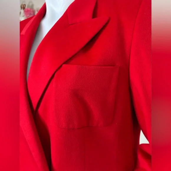 Escada Red Double-Breasted Cashmere Blazer β Luxury Italian Tailoring - Picture 9 of 10